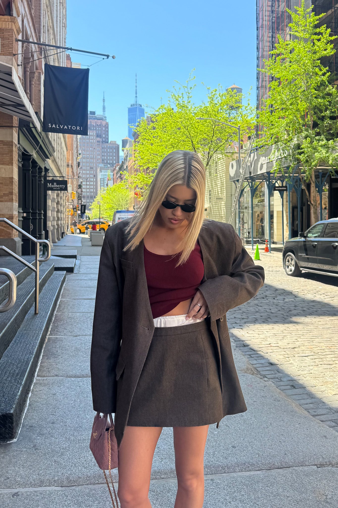 Къса дамска пола и деконструирано сако от дънкова плат от teadore