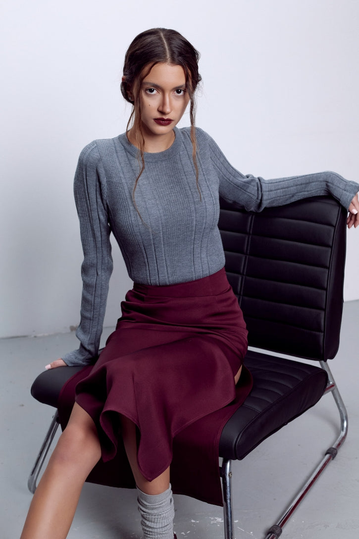 Дамска пола с цепки отстрани в най-модерния за сезона цвят- бордо от българската модна марка teadorep