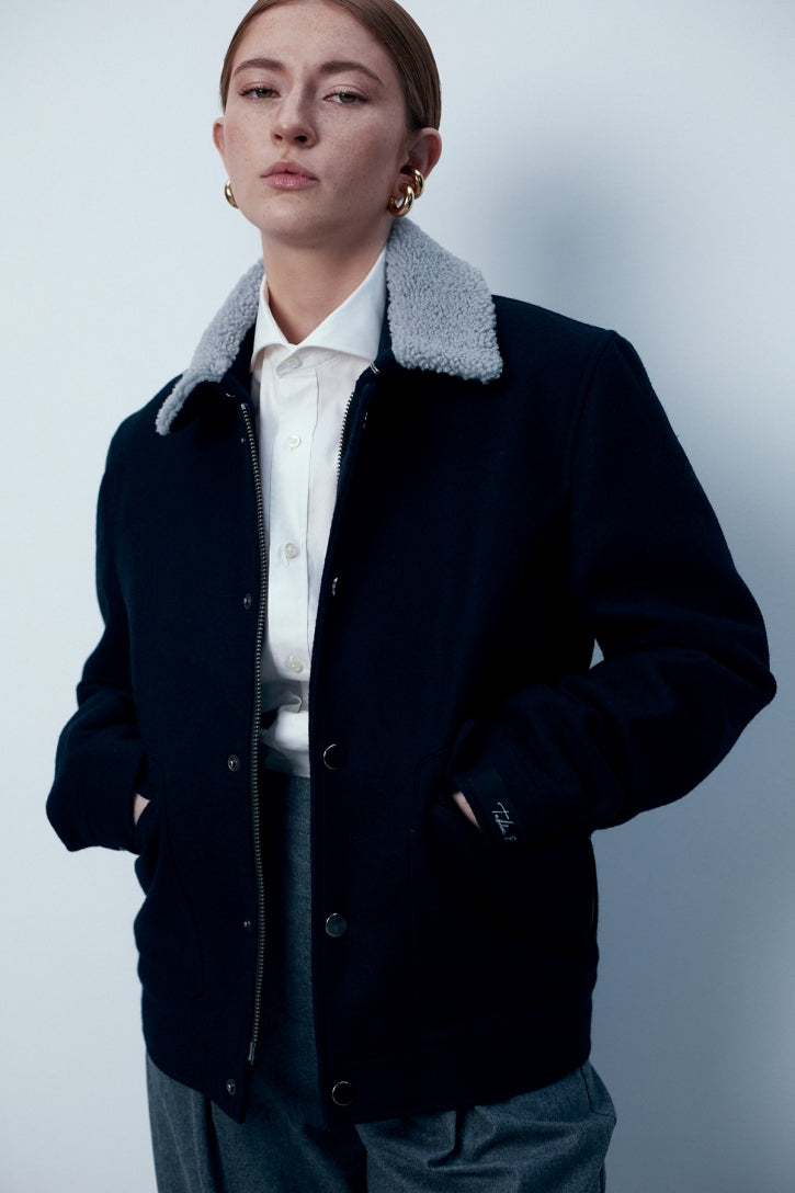 Дамско яке модел бомбер от кашмир и вълна в син цвят от българската модна марка теадореп