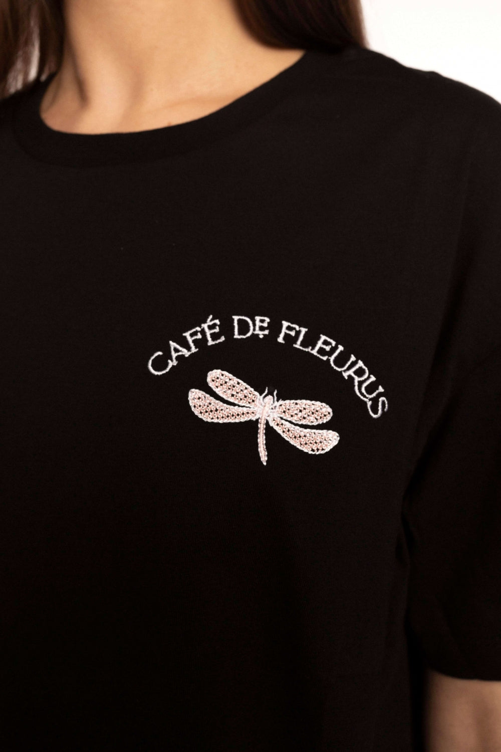 Oversized черен тишърт  с бродерия на водно конче на българския бранд ТеАдоре П