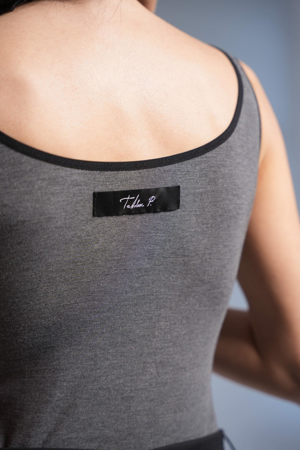 сив потник с черни кантове теадореп