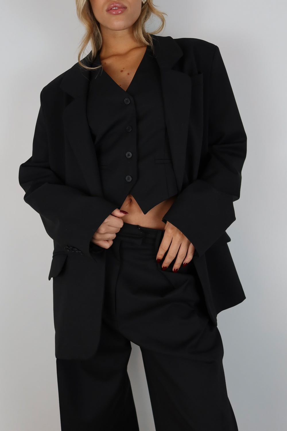 Луксозен панталон от висококачествена вълна в сиво на българската модна марка TeAdore P.