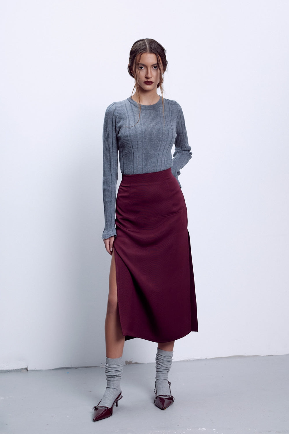 Бордо пола с цепки отстрани от теадорeп