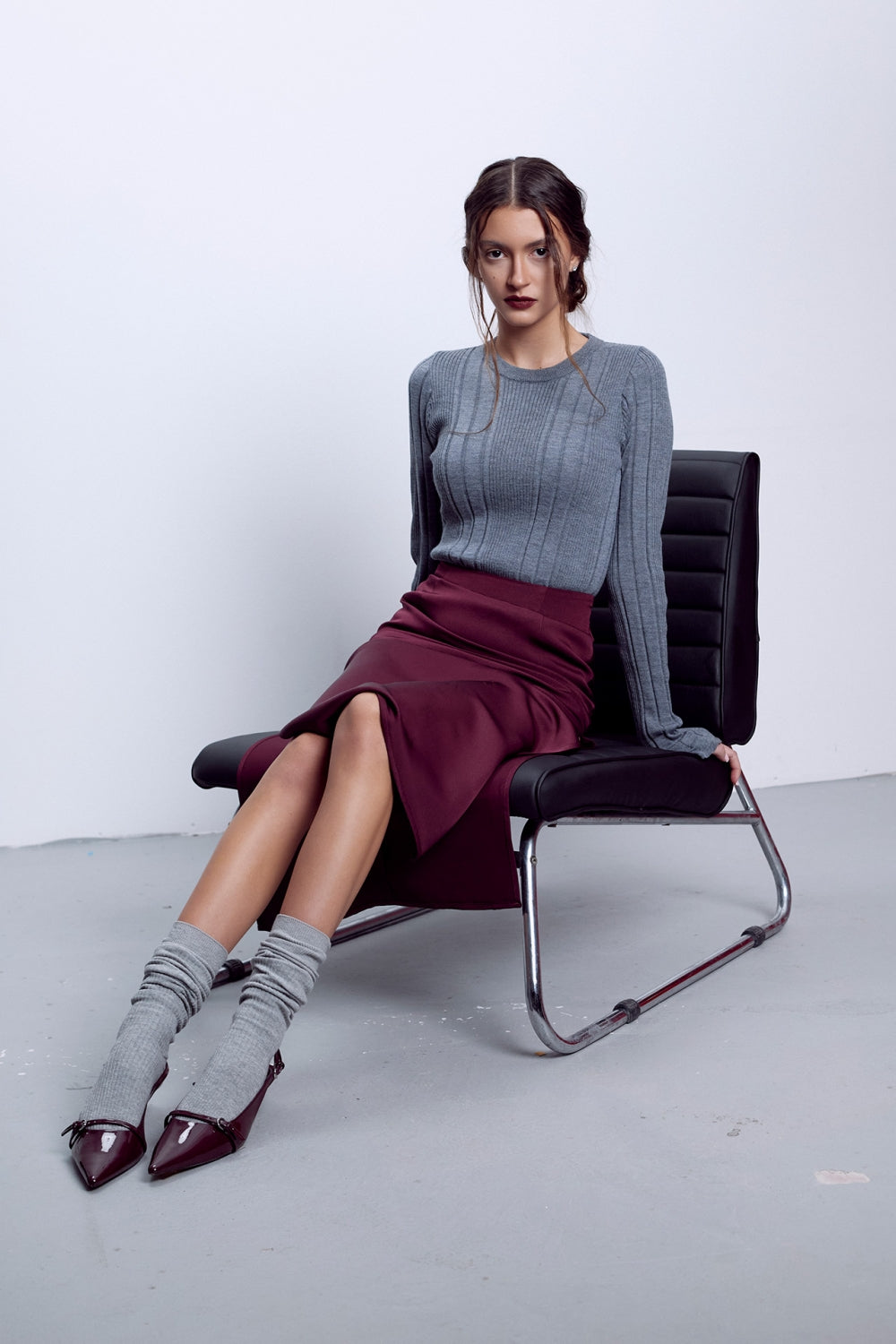 Бордо пола с цепки отстрани от теадорeп