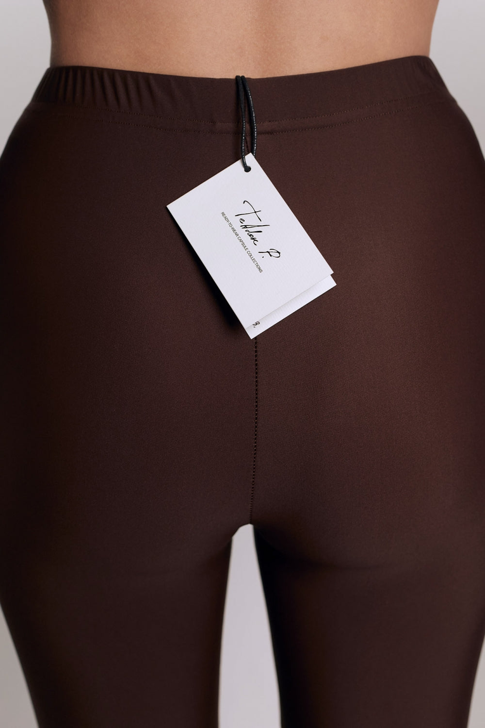 Оформящ клин от ликра с затворени пръсти тип чорапогащник от българската модна марка теадореп