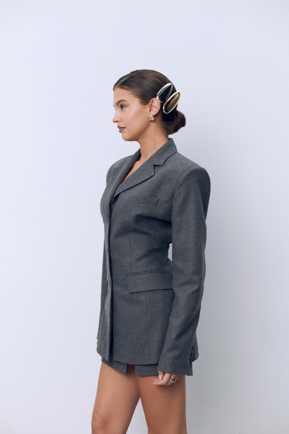 Перфектното дамско сако за всяка модерна жена изработено от 100% лукосзен кашмир от теадореп