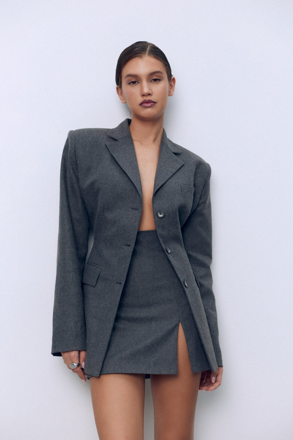 Перфектното дамско сако за всяка модерна жена изработено от 100% лукосзен кашмир от теадореп