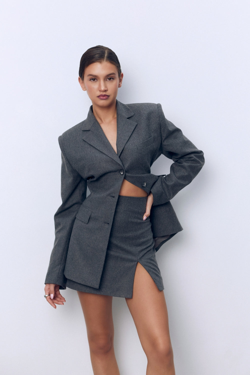 Перфектното дамско сако за всяка модерна жена изработено от 100% лукосзен кашмир от теадореп