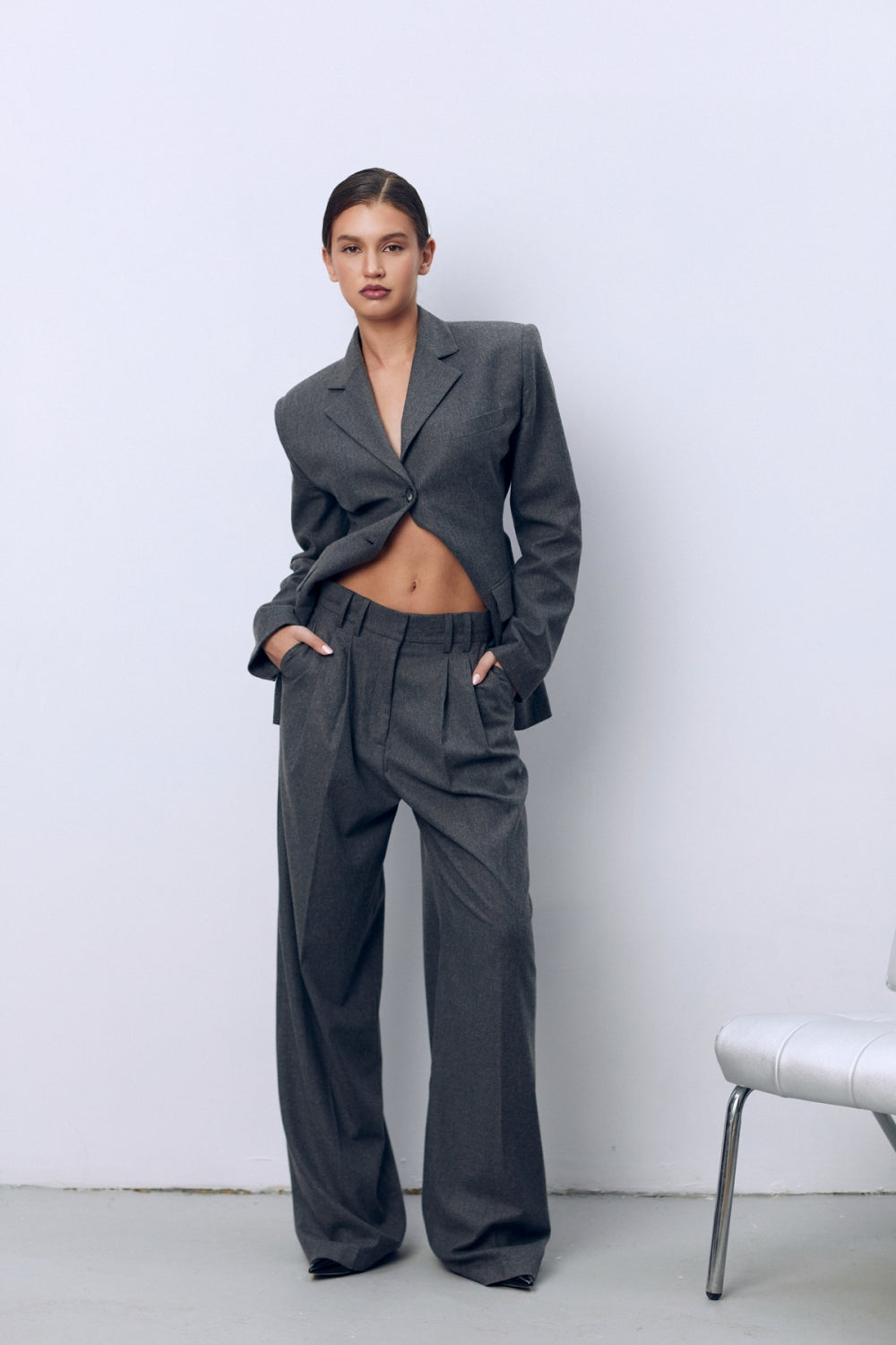 Дамски широк панталон с висока талия изработен от 100% луксозен сив кашмир от теадореп