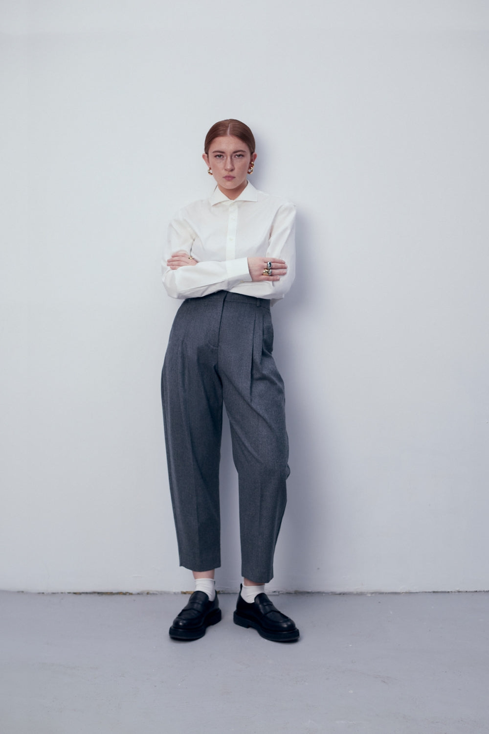 Дълга дамска бяла риза от модния бранд теадореп