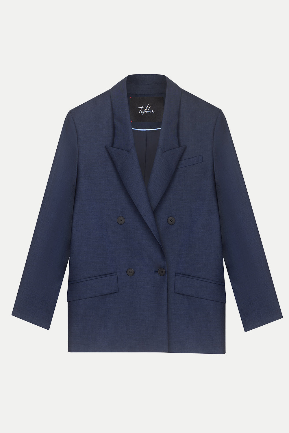 Alexandra virgin wool blazer – timeless tailoring meets modern edge. Style it fitted or oversized for a bold look.