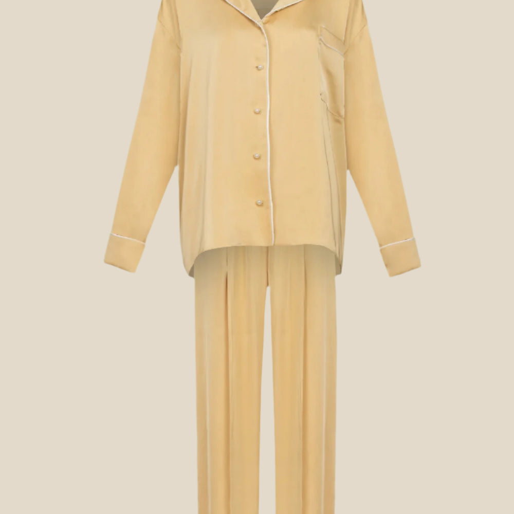 Дамска сатенена парти пижама - риза и дълъг панталон в златен цвят с бял кант  от теадоре 