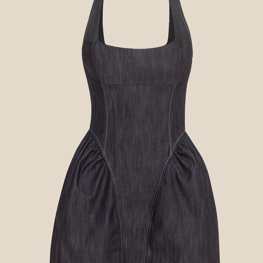 Дамска къса дънкова къса рокля с набори и гол гръб от българския моден бранд теадоре