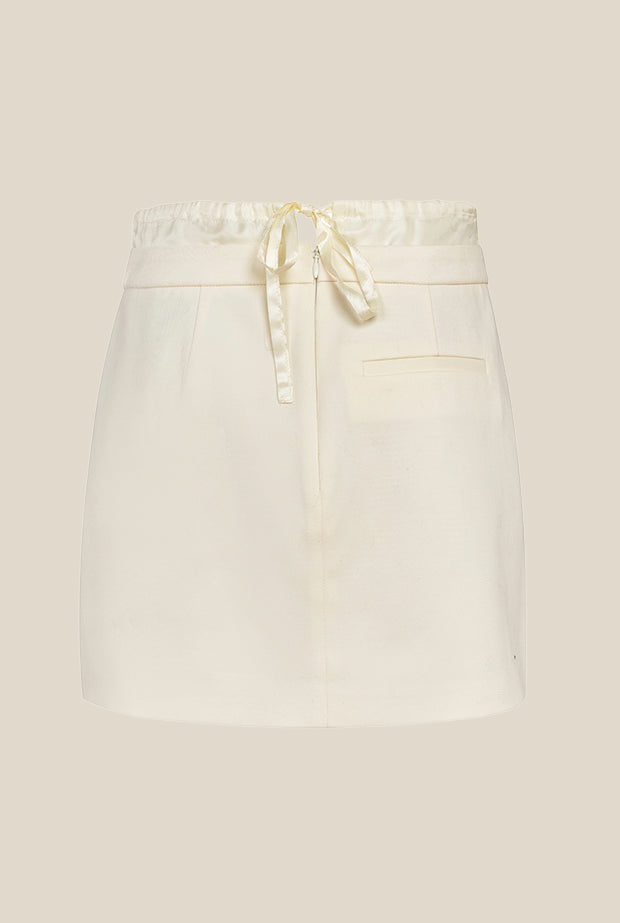 Къса пола от бял деним с набор от плат в горната част на полата от teadore