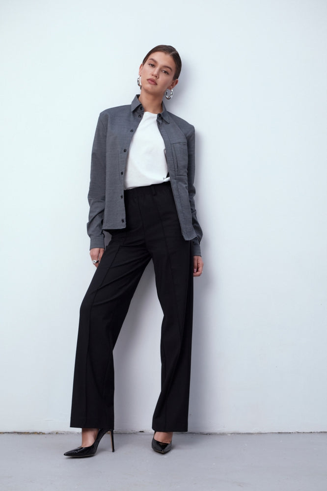 Дамски панталон със свободни крачоли в черно от 100% вълна на българския топ моден бранд teadorep