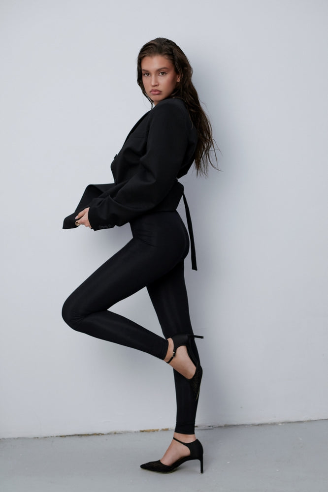 Секси модерен дамски черен клин оформящ перфектно тялото от теадореп - българския топ моден бранд за дрехи