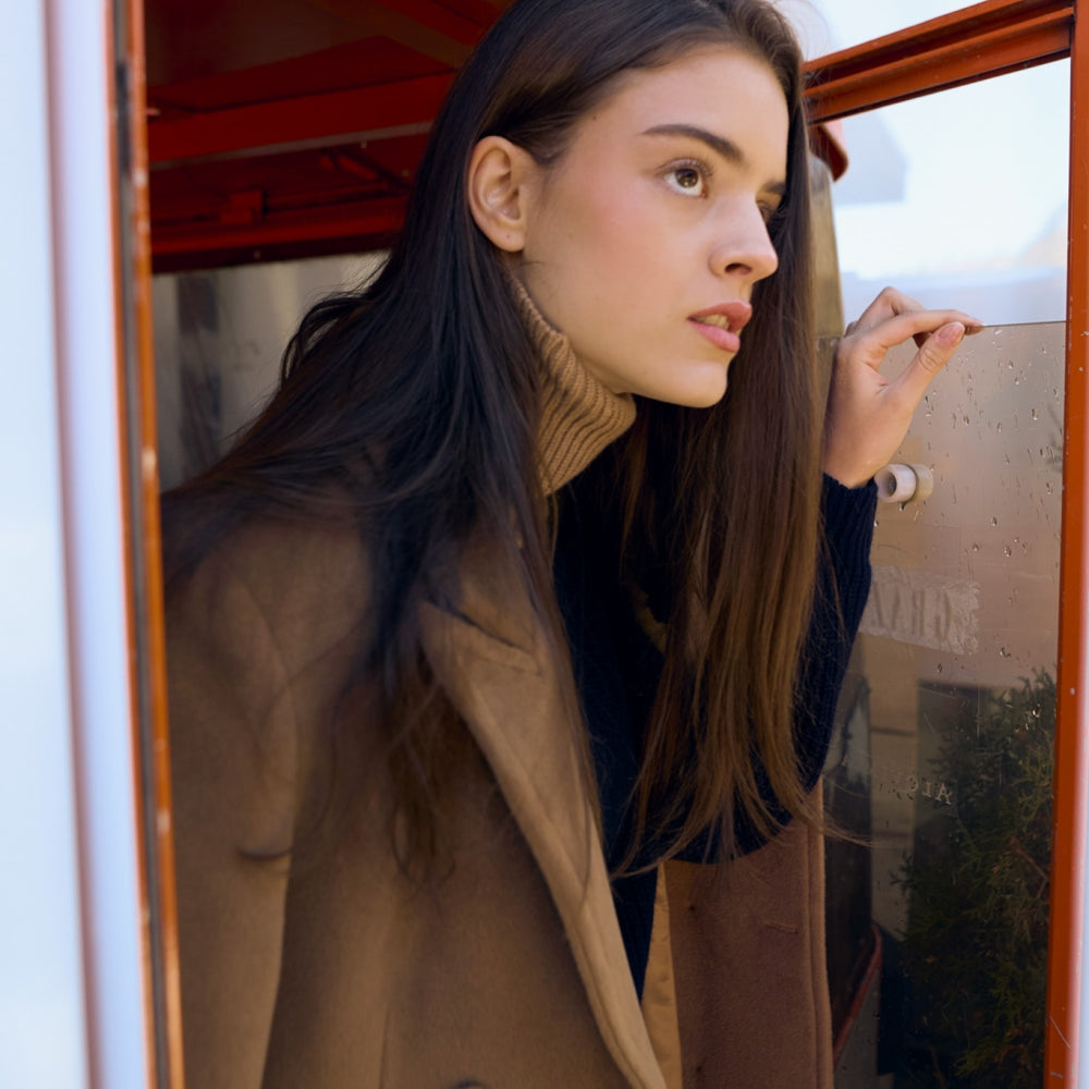 
                  
                    Дамско дълго кашмирено бежово палто от теадореп
                  
                