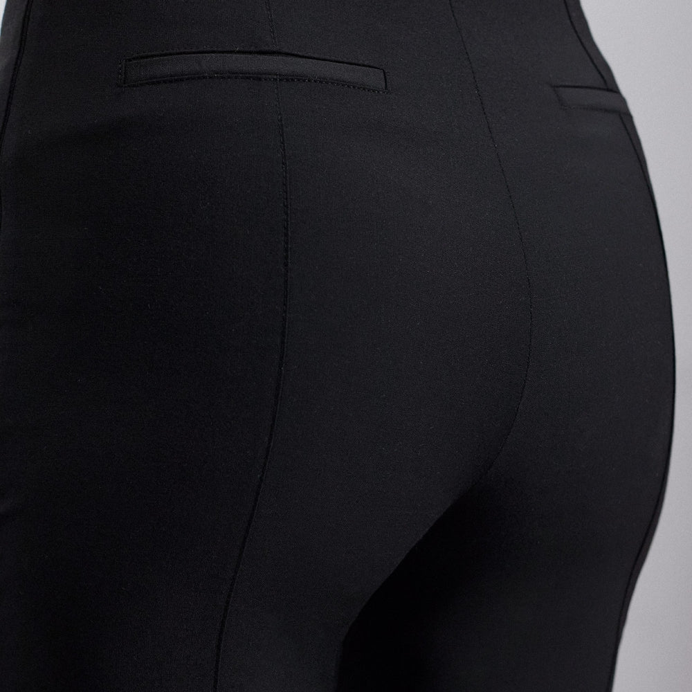 
                  
                    Черен дамски панталон който прави тялото ви да излежда зашеметяващо от вълна от теадореп
                  
                