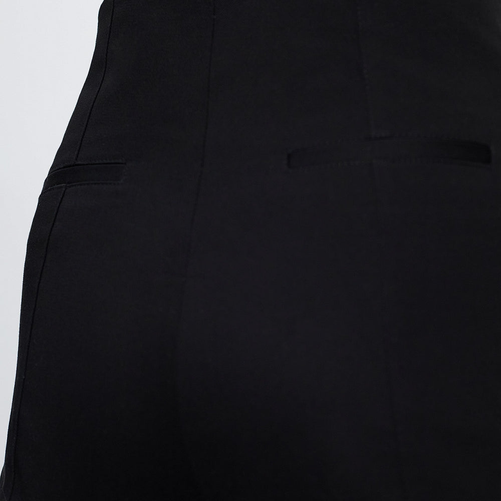 Секси и модерни къси черни панталонки изработени от 100% кашмир от българската модна марка теадореп