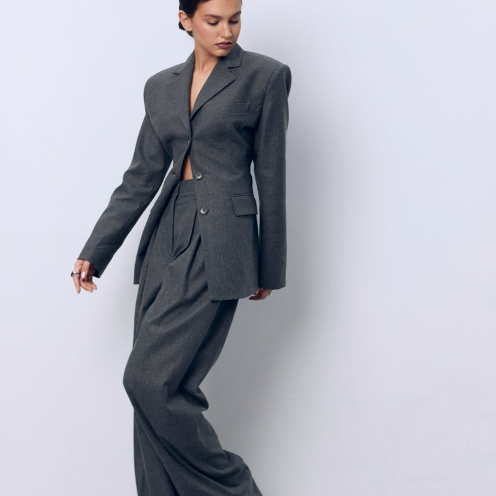 
                  
                    Дамски широк панталон с висока талия изработен от 100% луксозен сив кашмир от теадореп
                  
                