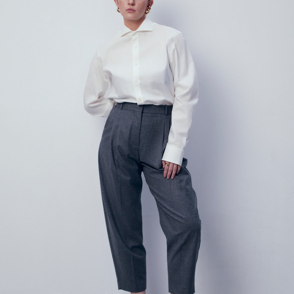 
                  
                    Дамски панталон до глезена с басти от кашмир в сив цвят от теадореп - най- добрата българска модна марка за дрехи
                  
                