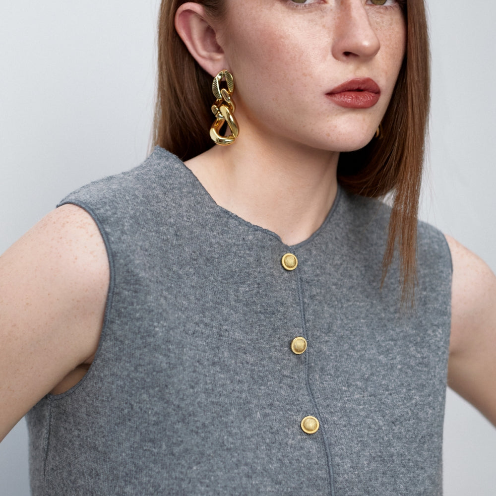 
                  
                    Дамска жилетка без ръкави от сив кашмир и вълна от българската модна марка теадореп
                  
                