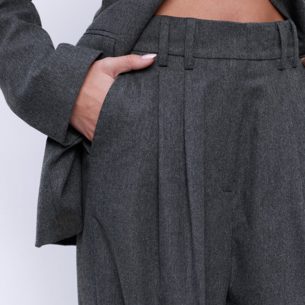 Дамски широк панталон с висока талия изработен от 100% луксозен сив кашмир от теадореп