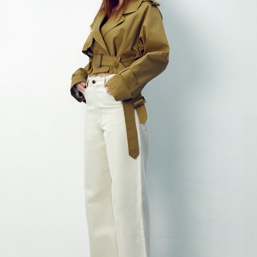 
                  
                    Дамски къс тренчкот от бежов водоотблъскващ габардин памук с модерна кройка от теадореп
                  
                