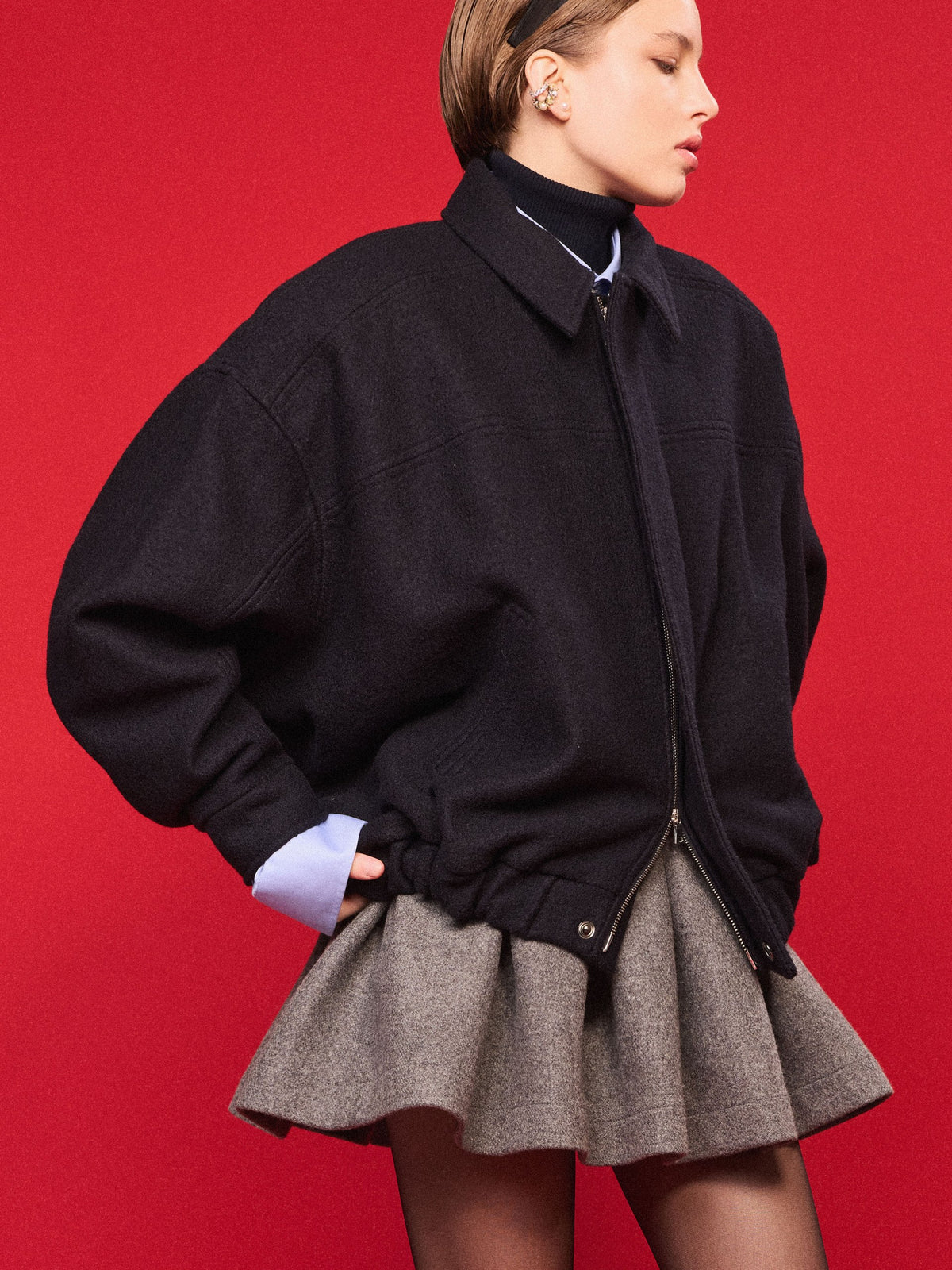 Make a statement with our Blue Bouclé cashmere jacket. Defined by a rich texture, oversized fit, and clean front design. The ultimate blend of structure and comfort.
